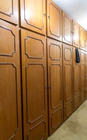 Casa à venda com 357m², 4 quartos e 4 vagasCloset quarto 4 suíte