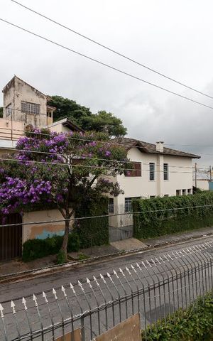 Casa à venda com 357m², 4 quartos e 4 vagasVista quarto 1 suíte