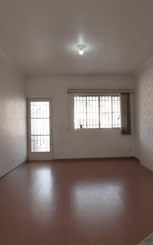 Casa à venda com 75m², 2 quartos e 1 vagaSala