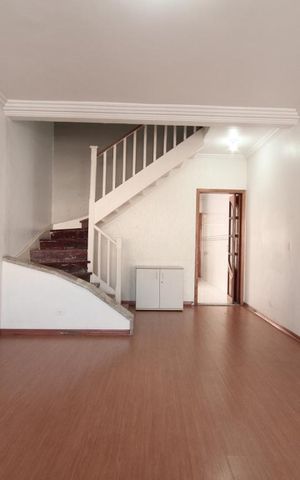 Casa à venda com 75m², 2 quartos e 1 vagaSala