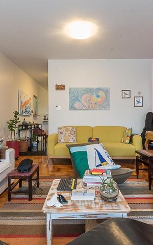 Casa à venda com 203m², 3 quartos e 3 vagas Casa à venda com 203m², 3 quartos e 3 vagasSala