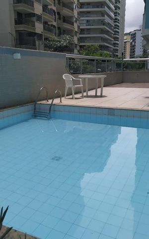 Apartamento à venda com 159m², 3 quartos e 2 vagas Apartamento à venda com 159m², 3 quartos e 2 vagasPiscina