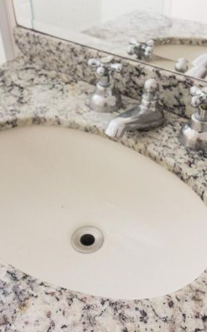 Apartamento para alugar com 130m², 3 quartos e 3 vagasBanheiro 1 Suite 2