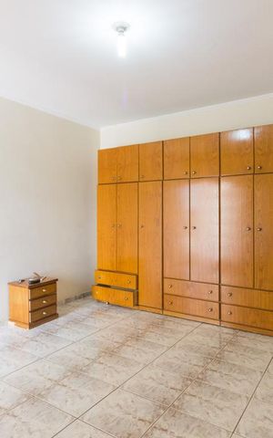 Casa à venda com 150m², 2 quartos e 2 vagasSuite