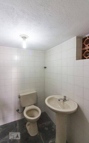 Casa à venda com 150m², 2 quartos e 2 vagasBanheiro de Serviço
