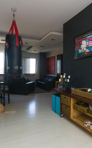 Apartamento à venda com 140m², 3 quartos e 1 vaga Apartamento à venda com 140m², 3 quartos e 1 vagaSala