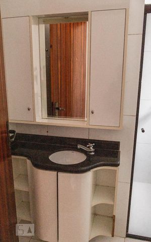 Casa à venda com 120m², 3 quartos e 2 vagas Casa à venda com 120m², 3 quartos e 2 vagasBanheiro 2