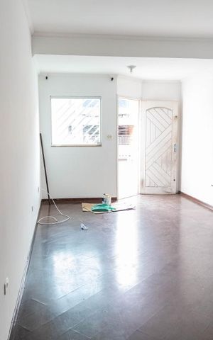Casa à venda com 120m², 3 quartos e 2 vagas Casa à venda com 120m², 3 quartos e 2 vagasSala