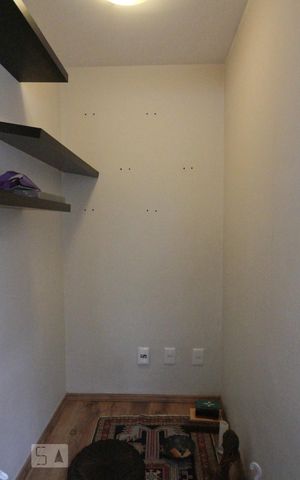 Apartamento para alugar com 80m², 2 quartos e 1 vaga Apartamento para alugar com 80m², 2 quartos e 1 vagaCloset do quarto 1