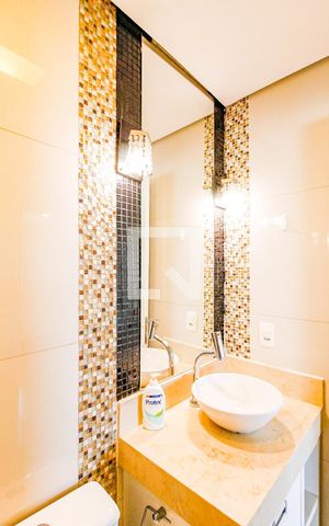 Apartamento para alugar com 62m², 2 quartos e 2 vagas Apartamento para alugar com 62m², 2 quartos e 2 vagasBanheiro