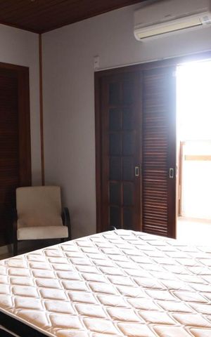 Casa à venda com 172m², 5 quartos e 1 vaga