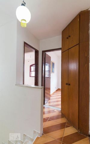 Casa à venda com 115m², 4 quartos e 3 vagasCorredor