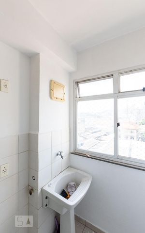Apartamento para alugar com 66m², 2 quartos e 1 vagaÁrea de Serviço