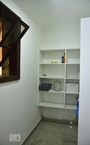 Casa à venda com 900m², 3 quartos e 5 vagasDespensa