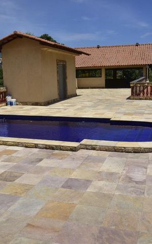 Casa à venda com 900m², 3 quartos e 5 vagasÁrea comum - Piscina