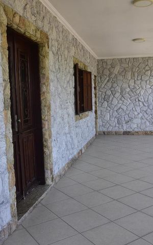 Casa à venda com 900m², 3 quartos e 5 vagasVaranda da sala