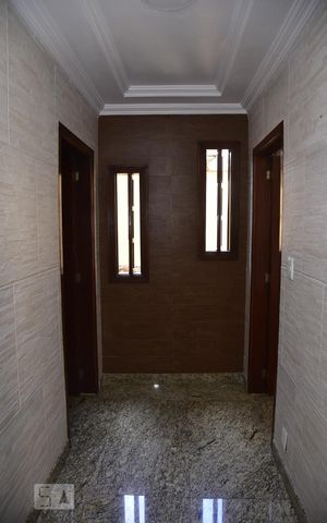Casa à venda com 900m², 3 quartos e 5 vagasCorredor