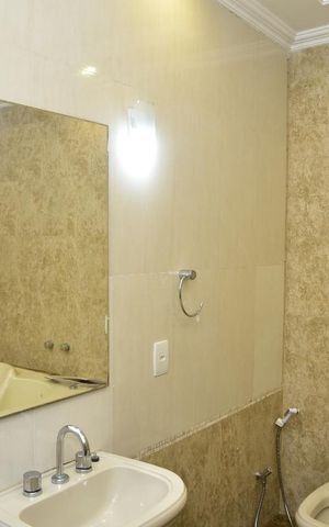 Casa à venda com 900m², 3 quartos e 5 vagasBanheiro Quarto 1 