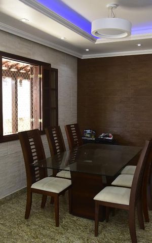 Casa à venda com 900m², 3 quartos e 5 vagasSala
