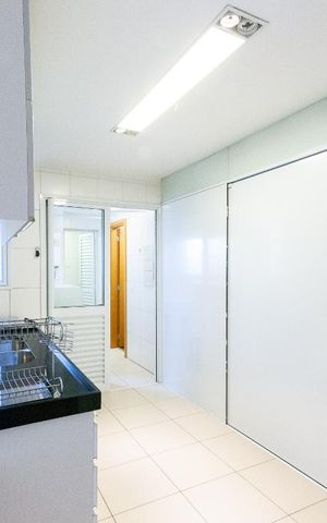 Apartamento para alugar com 125m², 3 quartos e 3 vagas Apartamento para alugar com 125m², 3 quartos e 3 vagasCozinha