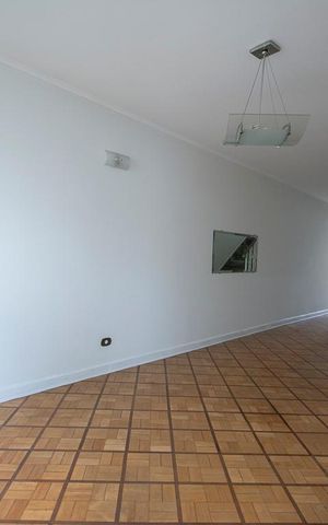 Casa à venda com 174m², 3 quartos e 2 vagas Casa à venda com 174m², 3 quartos e 2 vagasSala