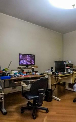 Casa à venda com 300m², 4 quartos e 8 vagas Casa à venda com 300m², 4 quartos e 8 vagasQuarto