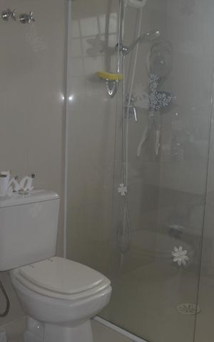 Casa à venda com 325m², 4 quartos e 2 vagasBanheiro
