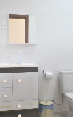 Casa para alugar com 105m², 3 quartos e 1 vaga Casa para alugar com 105m², 3 quartos e 1 vagaBanheiro Social