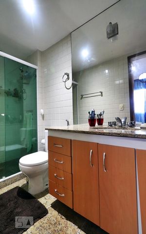 Apartamento à venda com 185m², 3 quartos e 4 vagasBanheiro da Suíte 3