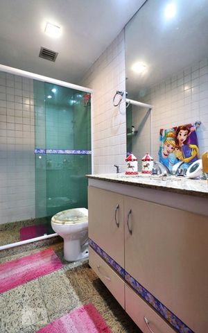 Apartamento à venda com 185m², 3 quartos e 4 vagasBanheiro da Suíte 1
