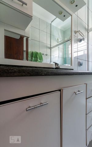Casa à venda com 110m², 2 quartos e 2 vagas Casa à venda com 110m², 2 quartos e 2 vagasBanheiro
