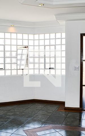 Casa para alugar com 285m², 3 quartos e 6 vagas Casa para alugar com 285m², 3 quartos e 6 vagasSala