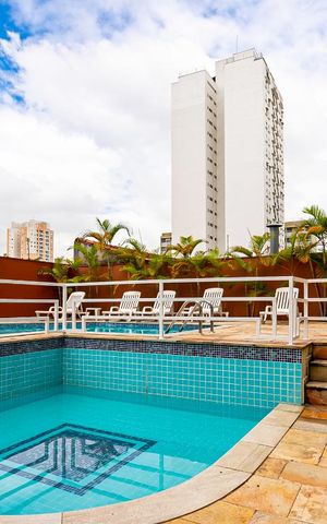 Apartamento à venda com 125m², 2 quartos e 2 vagas Apartamento à venda com 125m², 2 quartos e 2 vagasÁrea comum - Piscina