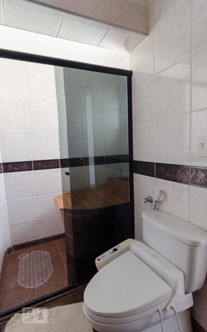 Apartamento à venda com 240m², 3 quartos e 3 vagas Apartamento à venda com 240m², 3 quartos e 3 vagasBanheiro Suíte