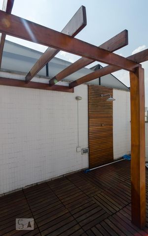 Apartamento à venda com 240m², 3 quartos e 3 vagas Apartamento à venda com 240m², 3 quartos e 3 vagasÁrea da Piscina