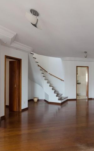 Apartamento à venda com 240m², 3 quartos e 3 vagas Apartamento à venda com 240m², 3 quartos e 3 vagasSala