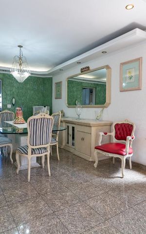 Casa à venda com 750m², 4 quartos e 8 vagasSala 1