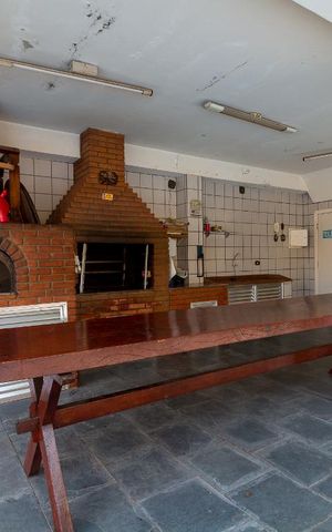 Casa à venda com 750m², 4 quartos e 8 vagasChurrasqueira