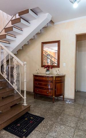 Casa à venda com 750m², 4 quartos e 8 vagasSala 2