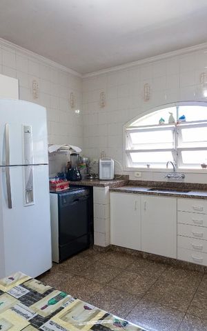 Casa à venda com 750m², 4 quartos e 8 vagasCozinha