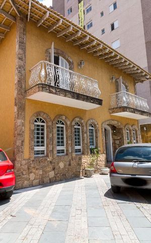 Casa à venda com 750m², 4 quartos e 8 vagasQuintal
