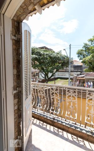 Casa à venda com 750m², 4 quartos e 8 vagasVaranda quarto 3 suíte