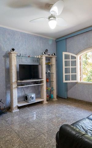 Casa à venda com 750m², 4 quartos e 8 vagasSala 3