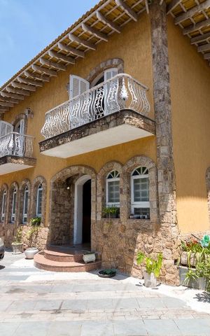 Casa à venda com 750m², 4 quartos e 8 vagasQuintal