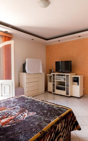Casa à venda com 750m², 4 quartos e 8 vagasQuarto 4 suíte