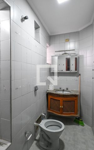 Apartamento para alugar com 70m², 2 quartos e 1 vaga Apartamento para alugar com 70m², 2 quartos e 1 vagaBanheiro