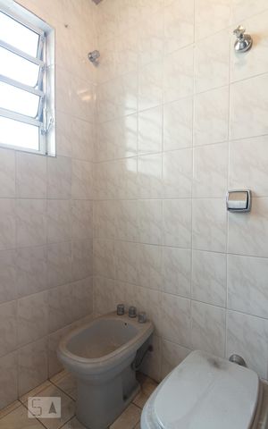 Casa à venda com 160m², 3 quartos e 2 vagasBanheiro