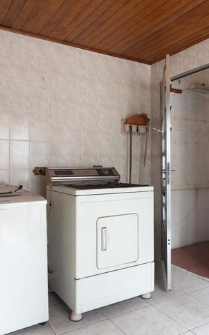 Casa à venda com 160m², 3 quartos e 2 vagasÁrea de Serviço