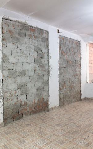Casa à venda com 160m², 3 quartos e 2 vagasSala - Piso Térreo