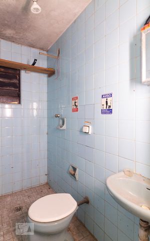 Casa à venda com 160m², 3 quartos e 2 vagasBanheiro - Piso Térreo